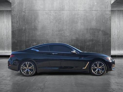 2022 INFINITI Q60 LUXE AWD