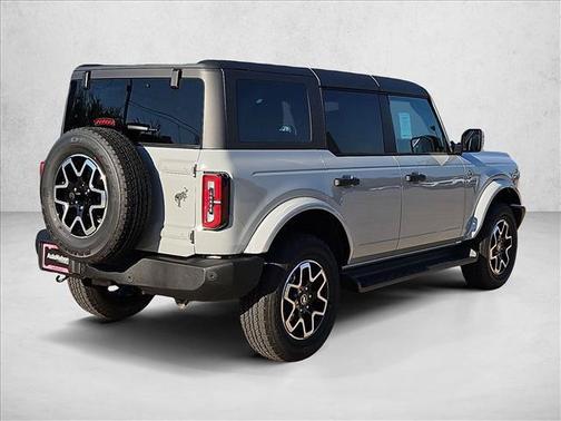 Avalanche Gray 2026 Ford Bronco Outer Banks