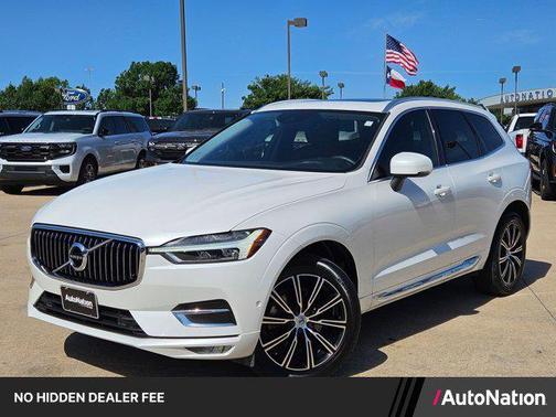 Crystal White Pearl Metallic 2019 Volvo XC60 T5 Inscription