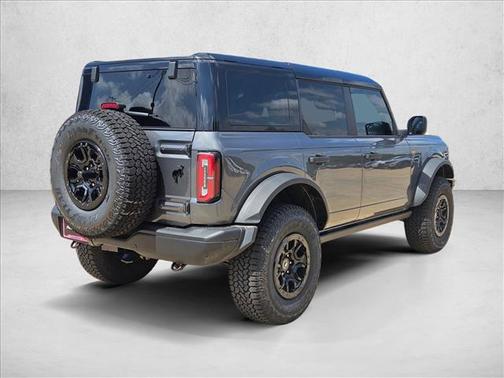 Carbonized Gray Metallic 2026 Ford Bronco Badlands