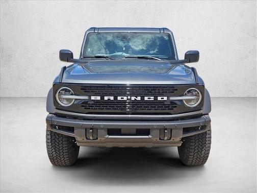 Carbonized Gray Metallic 2026 Ford Bronco Badlands