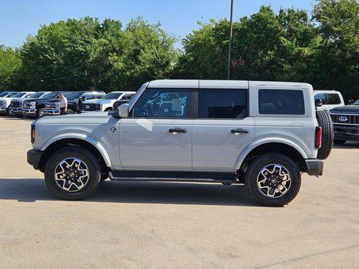 Avalanche Gray 2026 Ford Bronco Outer Banks