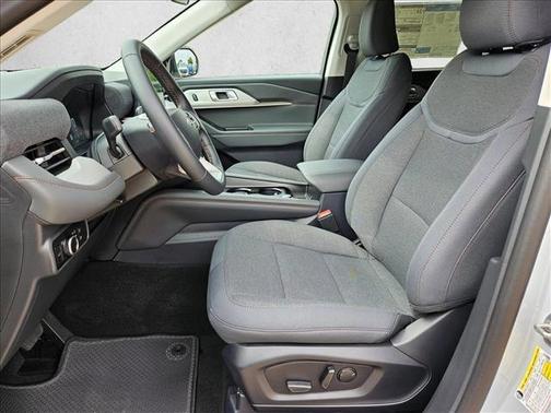 Space White Metallic 2026 Ford Explorer Active