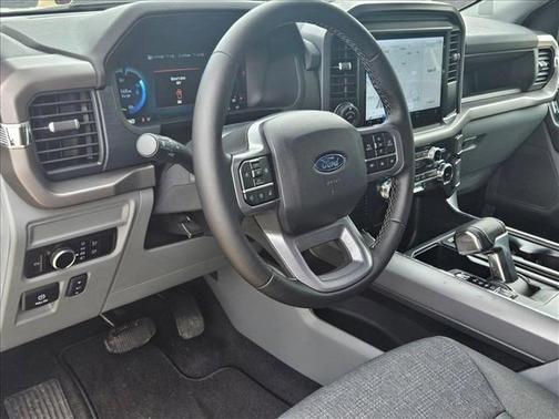 2025 Ford F-150 Lightning XLT