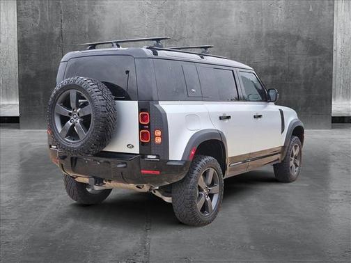 2023 Land Rover Defender 110 X-Dynamic SE