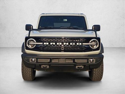 Avalanche Gray 2026 Ford Bronco Outer Banks