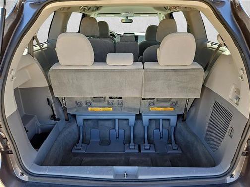 Predawn Gray Mica 2014 Toyota Sienna LE