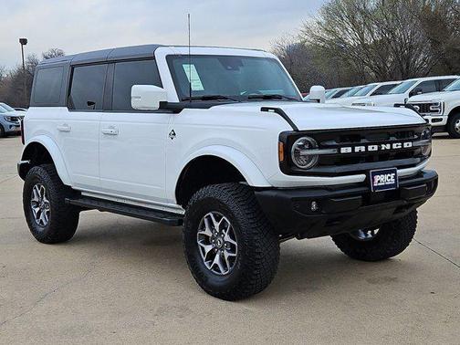 2024 Ford Bronco Outer Banks