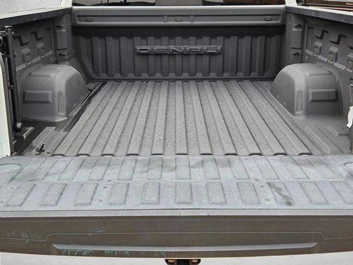 White Frost Tricoat 2022 GMC Sierra 1500 Denali