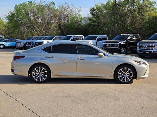 Moonbeam Beige Metallic 2019 Lexus ES 300h Ultra Luxury
