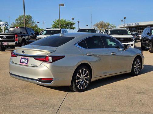 Moonbeam Beige Metallic 2019 Lexus ES 300h Ultra Luxury