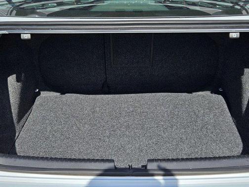 Pure White 2017 Volkswagen Jetta 1.4T SE