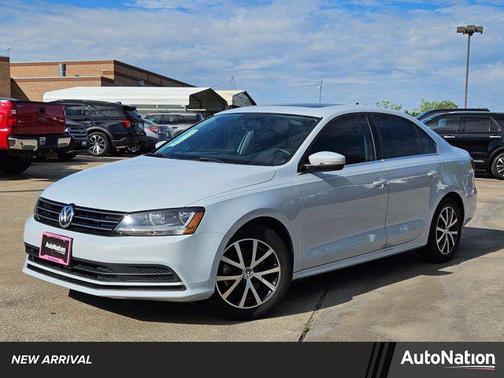 Pure White 2017 Volkswagen Jetta 1.4T SE