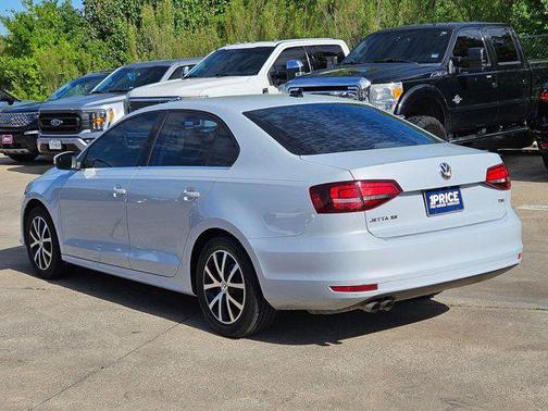 Pure White 2017 Volkswagen Jetta 1.4T SE