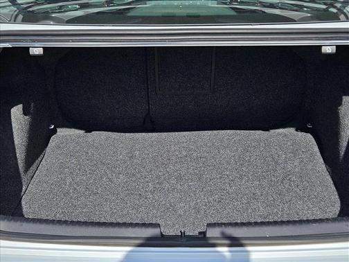 Pure White 2017 Volkswagen Jetta 1.4T SE