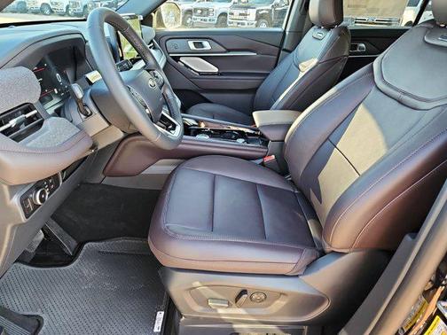 Agate Black Metallic 2026 Ford Explorer Platinum