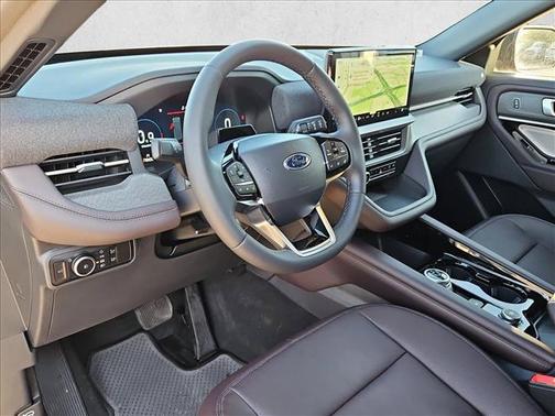 Agate Black Metallic 2026 Ford Explorer Platinum