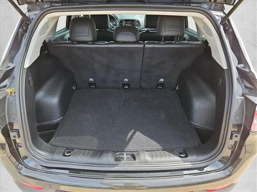 Diamond Black Crystal Pearlcoat 2019 Jeep Compass Limited