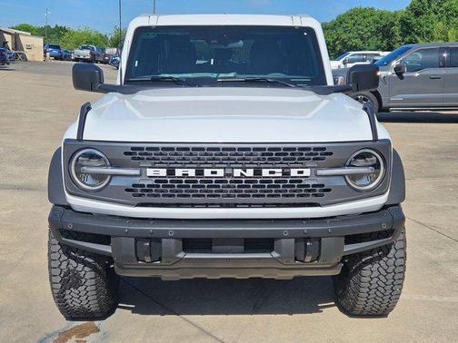 Oxford White 2026 Ford Bronco Badlands