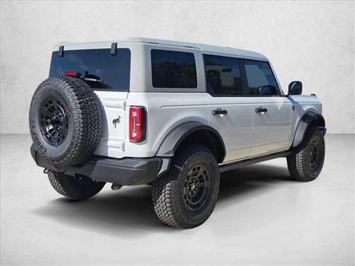 Oxford White 2026 Ford Bronco Badlands
