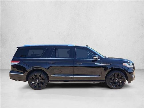 Infinite Black Metallic Clearcoat 2024 Lincoln Navigator Reserve