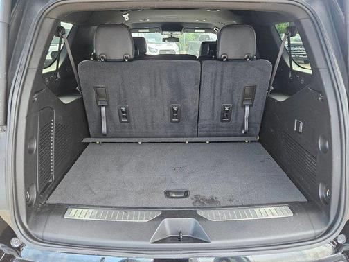 2022 Chevrolet Suburban 4WD Z71