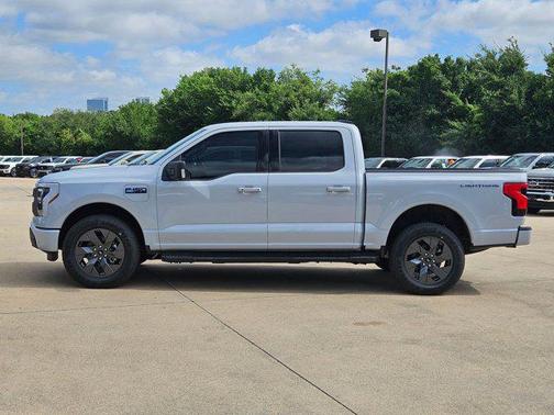2025 Ford F-150 Lightning Flash