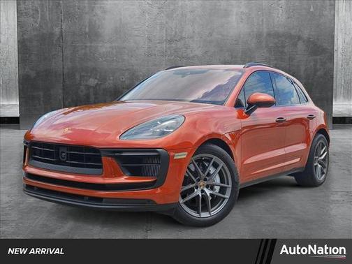 2022 Porsche Macan Base