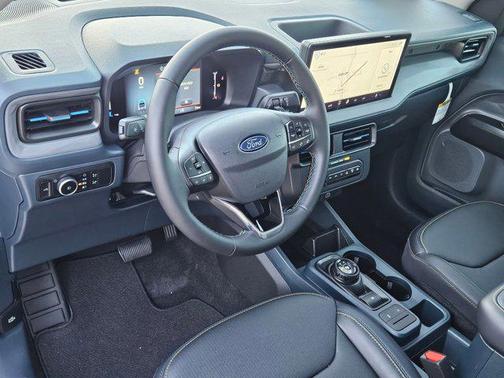 2025 Ford Maverick Lobo Standard