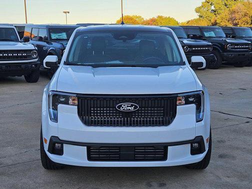 2025 Ford Maverick Lobo Standard