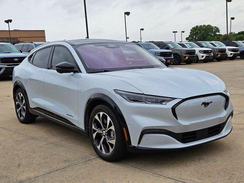Space White Metallic 2022 Ford Mustang Mach-E Premium