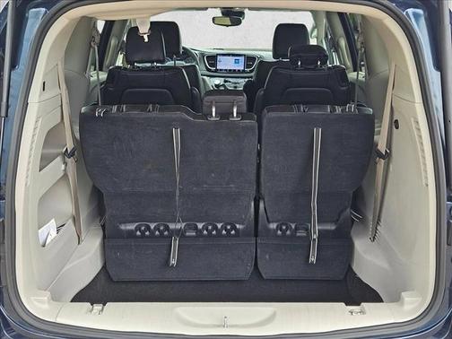 Fathom Blue Pearlcoat 2023 Chrysler Pacifica Touring L