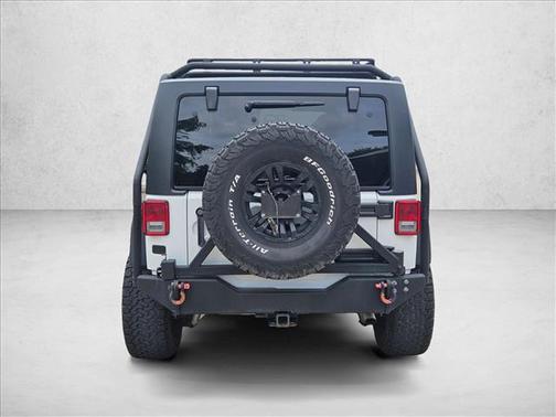 Bright White Clearcoat 2014 Jeep Wrangler Unlimited Sport