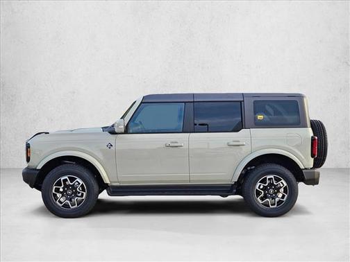 Desert Sand 2025 Ford Bronco Outer Banks