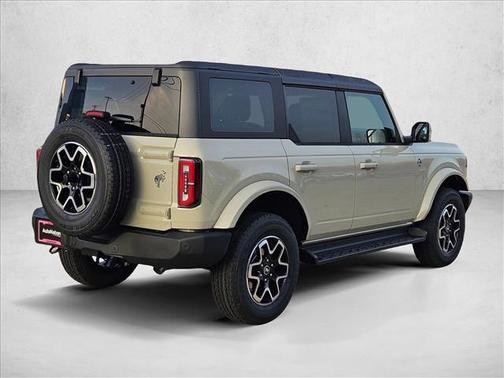 Desert Sand 2025 Ford Bronco Outer Banks