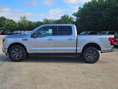 2025 Ford F-150 Lightning Flash