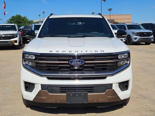 Star White Metallic Tri-Coat 2026 Ford Expedition Max King Ranch