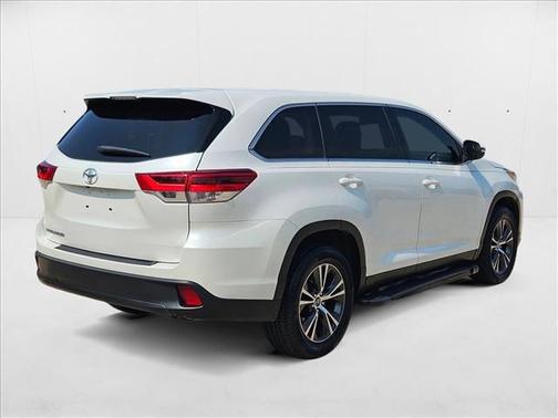 2019 Toyota Highlander LE I4