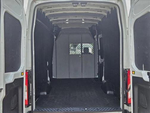 Oxford White 2023 Ford Transit-250 Base