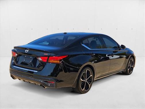 2023 Nissan Altima SR FWD