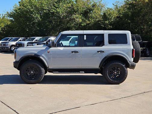 Avalanche Gray 2026 Ford Bronco Badlands