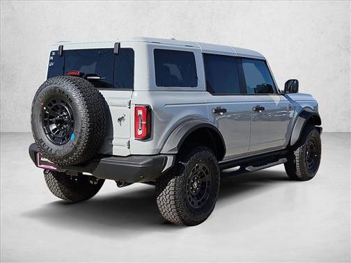 Avalanche Gray 2026 Ford Bronco Badlands
