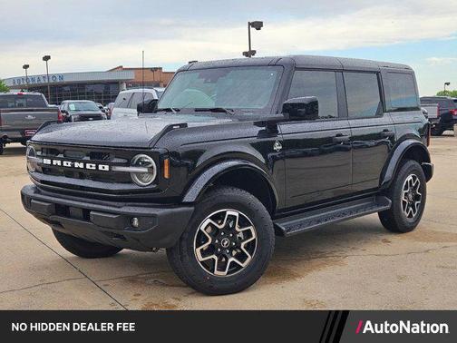 Shadow Black 2026 Ford Bronco Outer Banks