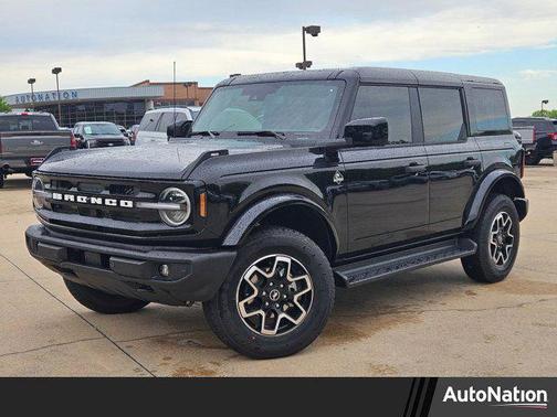 Shadow Black 2026 Ford Bronco Outer Banks