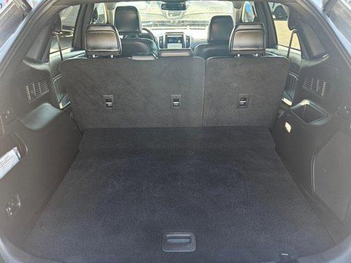 2022 Ford Edge ST