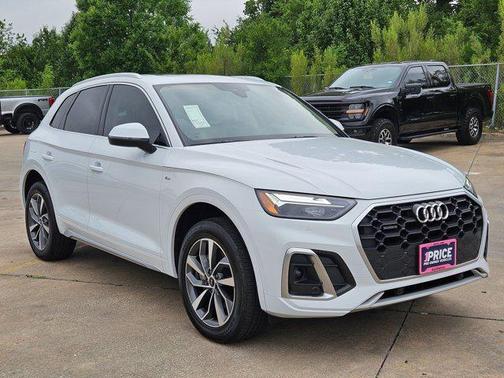 Glacier White Metallic 2024 Audi Q5 45 S line Premium