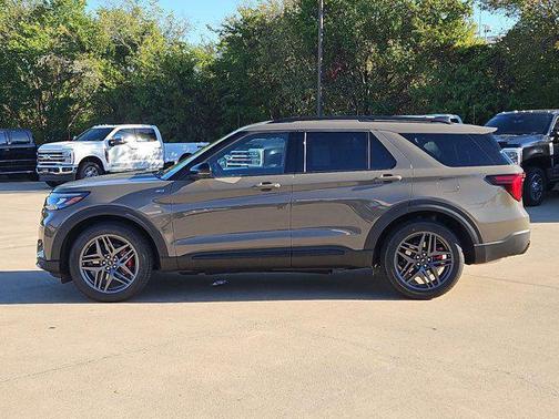 Marsh Gray 2027 Ford Explorer ST-Line