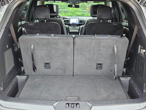 Iconic Silver Metallic 2023 Ford Explorer ST-Line