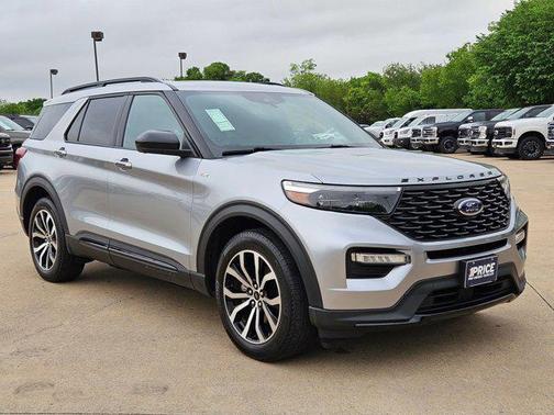 Iconic Silver Metallic 2023 Ford Explorer ST-Line