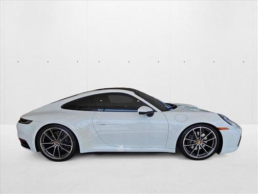 2021 Porsche 911 Carrera